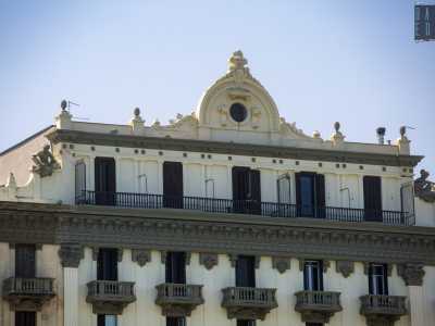Purtroppo l�orologio, che un tempo caratterizzava la cima dell�edificio, non c�� pi�